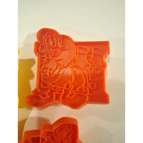 Disney Donald Duck & Goofy Plastic Cookie Cutters Vintage 3 Lot Head Face - Picture 4 of 9